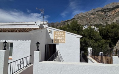 Villa in the Sierra of Altea, close to the golfcourse.